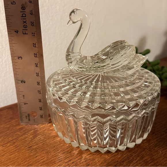 Covered Swan Bird Dish Powder Clear Trinket Box - Picture 7 of 14
